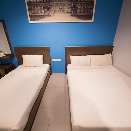 Golden Pearl Hotel Near Universiti Tun Hussein Onn Malaysia Uthm Batu Pahat Exterior foto